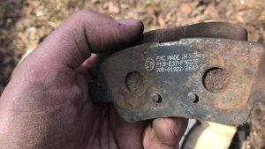 Почему скрипят тормозные колодки?!