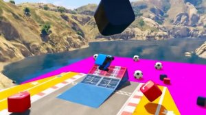 Супергерои гоняют на машинах!