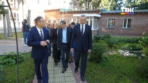 Проконтролировали ремонт амбулатории, реконструкцию мемориала региональные власти в Искитим. районе