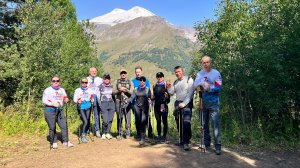 Новая эльбрусская группа Клуба 7 Вершин в первый день на склонах горы Чегет