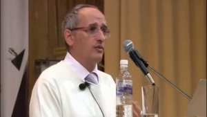 Мужчина не должен зависеть от настроения жены (Торсунов О. Г.)