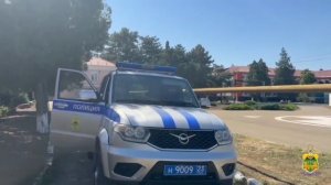 Полицейские помогли спасти грудную малышку.