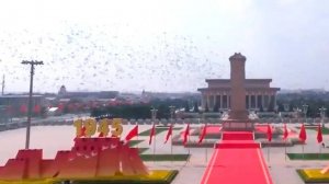 80 тысяч "голубей мира" выпустили на военном параде в Китае