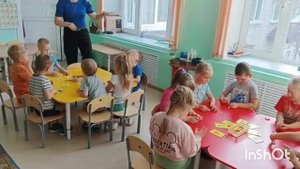 Фрагмент образовательной деятельности в старшей группе "Лестница для белочки"
