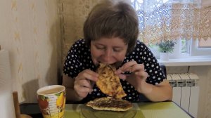 Мукбанг чебуреки 🌮 Выбрала меня а не подруг‼️