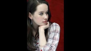 Анна Попплуэлл ( Anna Popplewell )