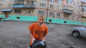 ПЕРВЫЙ РАЗ НА МОТОЦИКЛЕ! КАТАЮ МЛАДШЕГО БРАТА НА МОТОЦИКЛЕ В ПЕРВЫЙ РАЗ