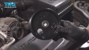 060. Как заменить шкив насоса гидроусилителя рулевого управления на Jeep WJ (1999 - 2004)