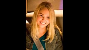 Анна-София Робб ( AnnaSophia Robb )