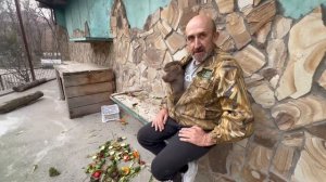 Люська ПСИХАНУЛА на Влада и рванула ко мне с дикими криками)))