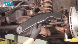 048. Как заменить передние верхние рычаги на Jeep WJ (1999 - 2004)