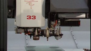 Двустороннее сверление на обрабатывающем центре Intermac Master 33, изготовление стеклянной двери.