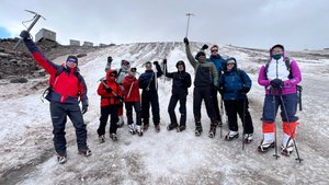 «Очень организованная группа» Клуба 7 Вершин поднялась на приют и провела тренировочные занятия