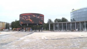 На площади Труда уложили 160 «квадратов» плитки
