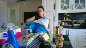 Разбираю покупки и страдаю от жары
