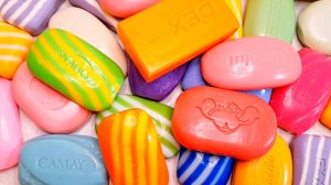 АСМР ШУРШАНИЕ. РАСКЛАДЫВАЮ КРАСОЧНОЕ МЫЛО. ШЕЛЕСТ И ШУРШАНИЕ БУМАЖНЫХ ОБЕРТОК.