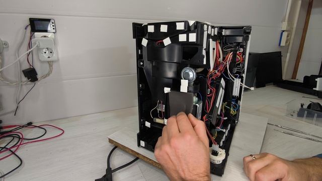 Nivona сильно вибрирует. Исправляем ошибки предыдущих мастеров. смотреть онлайн