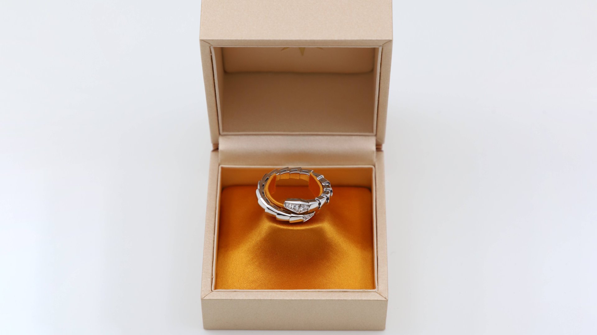 Кольцо Bvlgari Serpenti Viper Ring 360471 смотреть онлайн