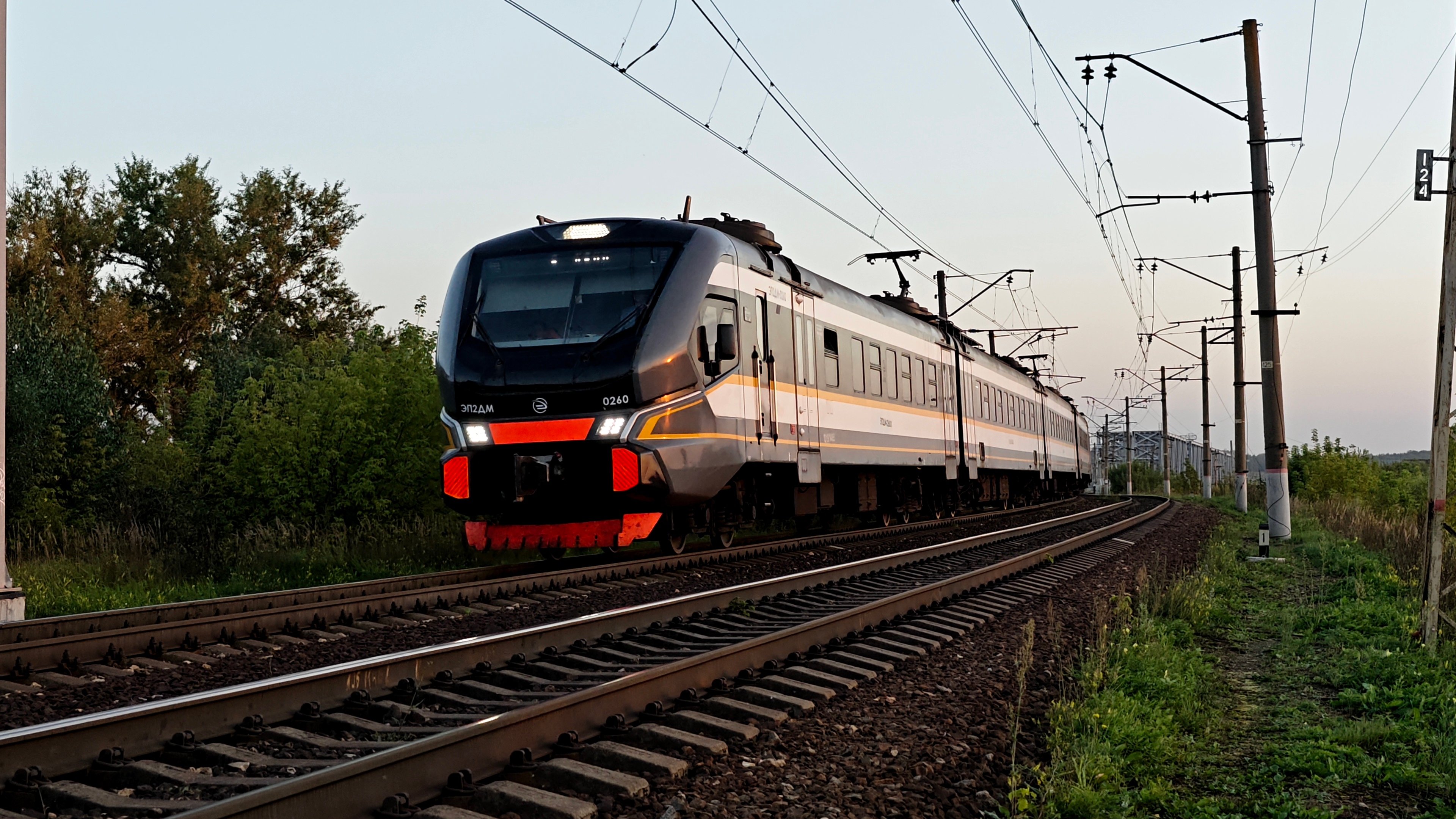 ЭП2ДМ-260 резервом на Москву | Ока