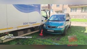 Грузовик наехал на своего же водителя в Братске