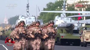 Сравнение военных парадов в Китае и в США.