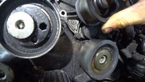 Собственник Авто хотел заменить только термостат ........