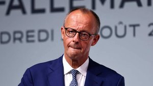 СВР: Мерц с детства одержим идеей реванша за разгром нацистской Германии