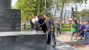 Возложение венка и цветов