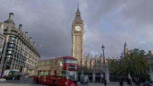 В Лондоне двухэтажный автобус выехал на тротуар, пострадали 17 человек