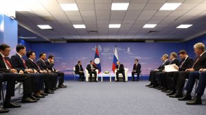 Владимир Путин встретился с Премьер-министром Лаоса Сонсаем Сипхандоном, Владивосток, 4 сентября