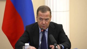 Медведев предложил компенсировать отданные Киеву активы РФ землями Украины