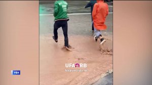Массовые подтопления и пробки: в Уфе сняли на видео последствия ливневого дождя