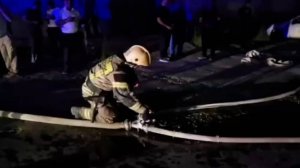 Пожарные в Санкт-Петербурге потушили две горящие легковые машины