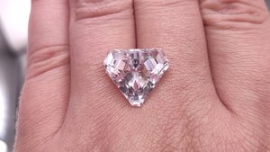 Кунцит 12.10 ct. Бразилия + гемм. заключение