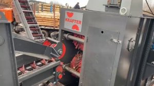 отдельный участок окорки бревен