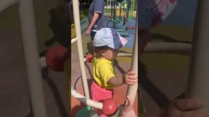 Детские площадки и аттракционы