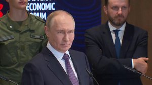 Владимир Путин стал первым посетителем музея генерал-майора Гудкова во Владивостоке
