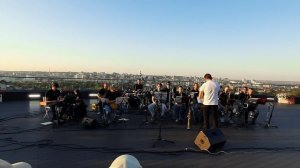 Big Band No Comment. Джаз на крыше
