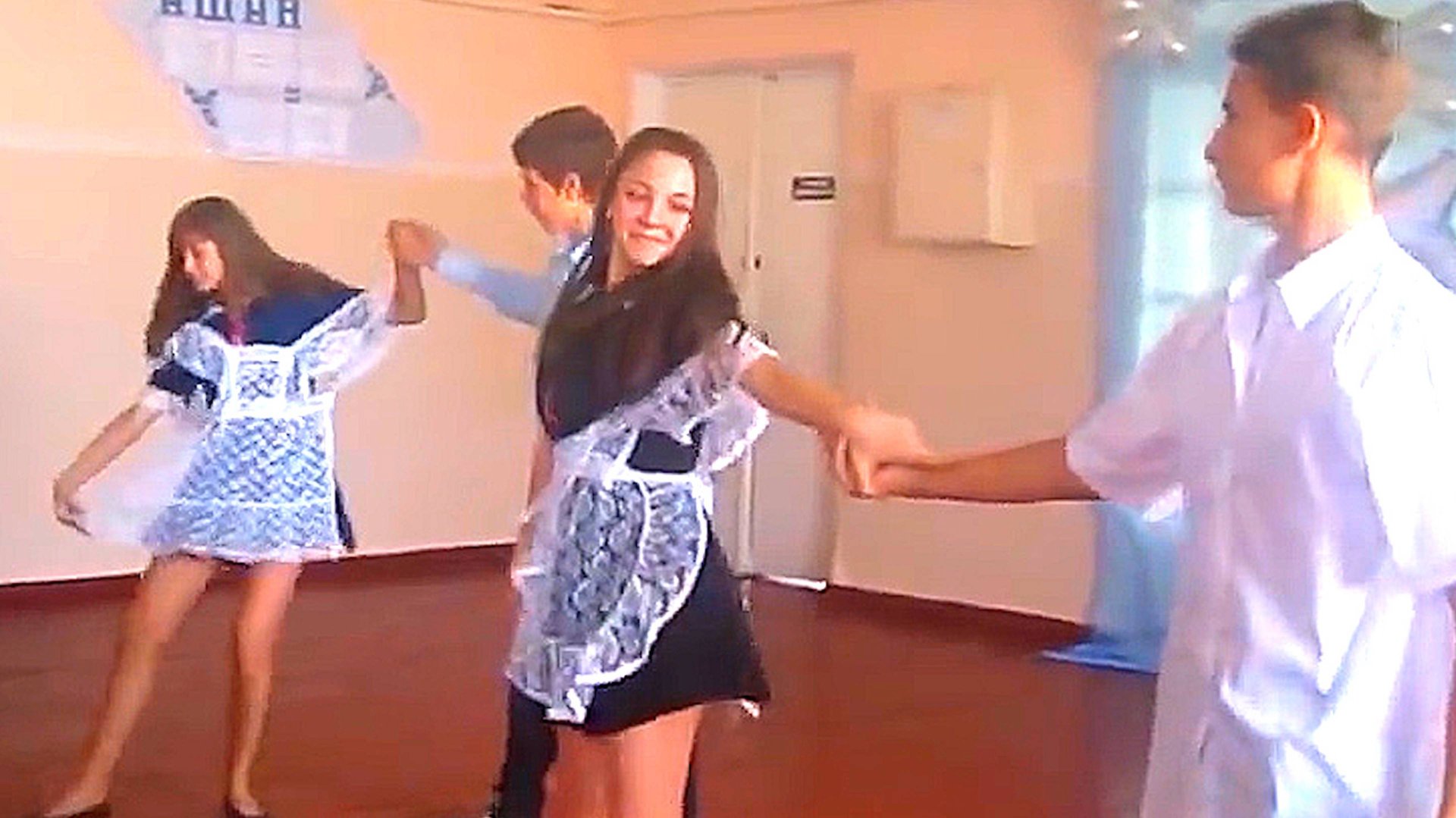 Как не надо танцевать вальс и свинг смотреть онлайн