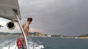 Плывем на яхте по Чёрному морю в Большом Утрише