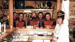 "Фотографии на стене"