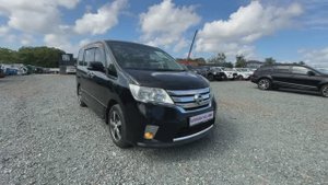 Nissan Serena, 2011 год - бензин, 2.0 л, вариатор, 4WD,Владивосток