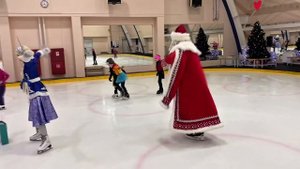 Дед Мороз на катке 🎅⛸ Волшебное новогоднее шоу в Санкт-Петербурге
