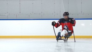 На курорте прошла первая тренировка анапской команды по слэдж-хоккею