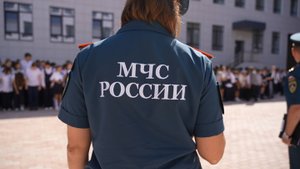 Урок безопасности: в ставропольской школе №47 ученики тушили пожар и получали извещатели в подарок