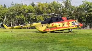 Приморье: Вертолёт медицины катастроф застрял в грязи.