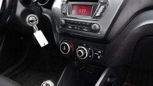 KIA Rio СЕРЕБРИСТЫЙ № Е295СУ174 VIN Z94CB41AAFR223