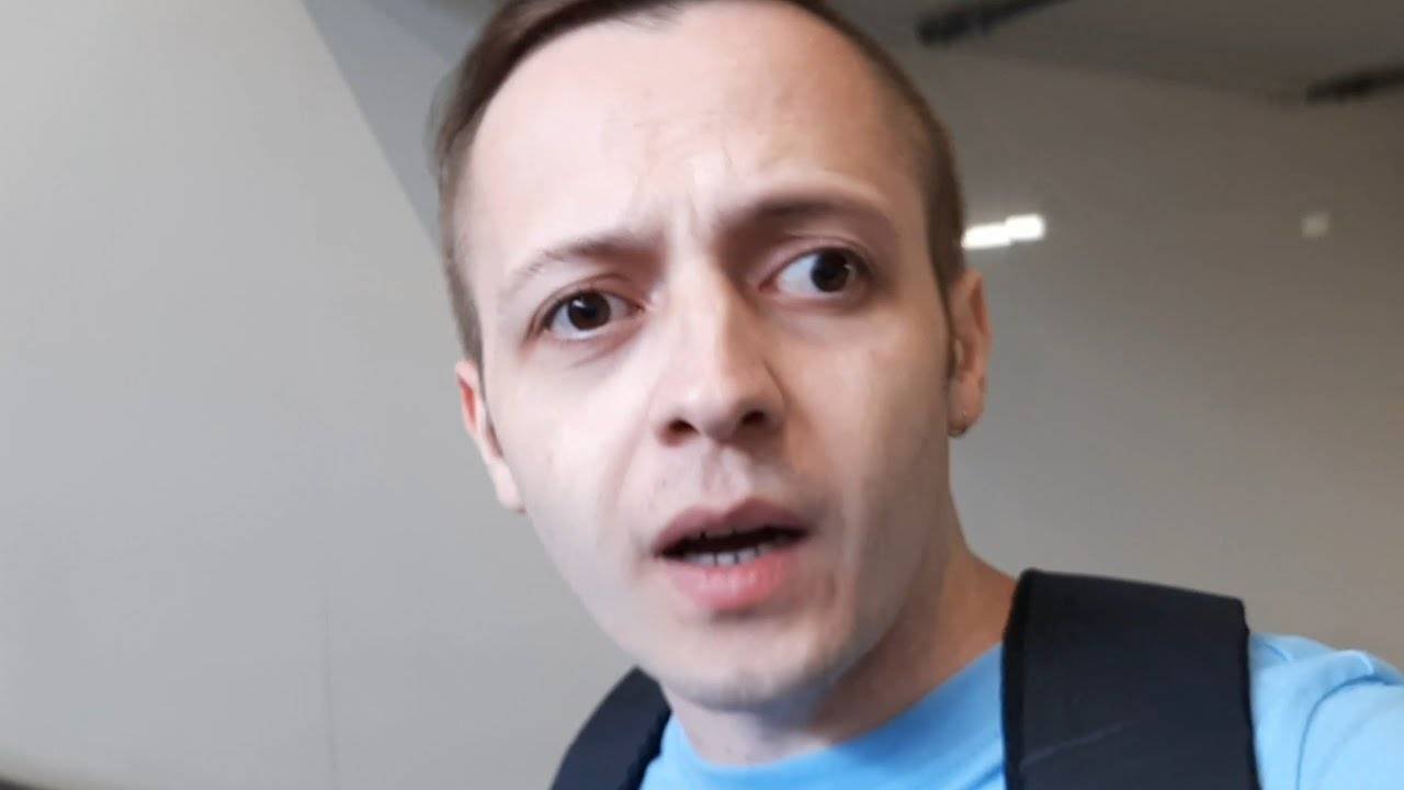 СОЦИОФОБ ИДЁТ С РАБОТЫ В ПЕРВЫЙ РАБОЧИЙ ДЕНЬ