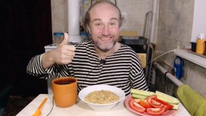 на обед с Рыжулей вкусная пшенично-гороховая каша. мукбанг. обжор. еда на камеру. диета. шизофрения.