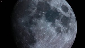 Луна - не физическое тело, а плазма, при том что плоская, об этом ученые говорили открыто в 50х